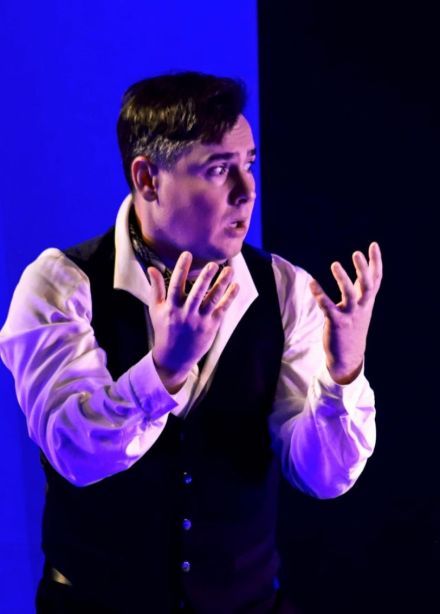 Спектакль «В сиреневом саду»