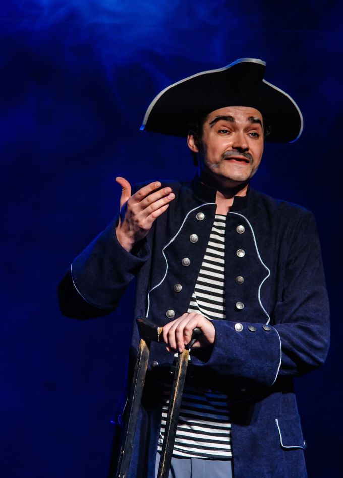 По зелёным холмам океана